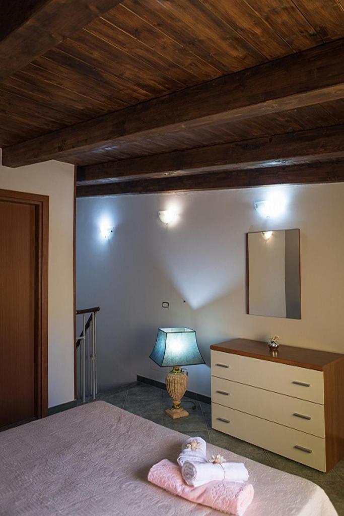 Casa Vacanze Fede Санто Стефано ди Камастра Екстериор снимка
