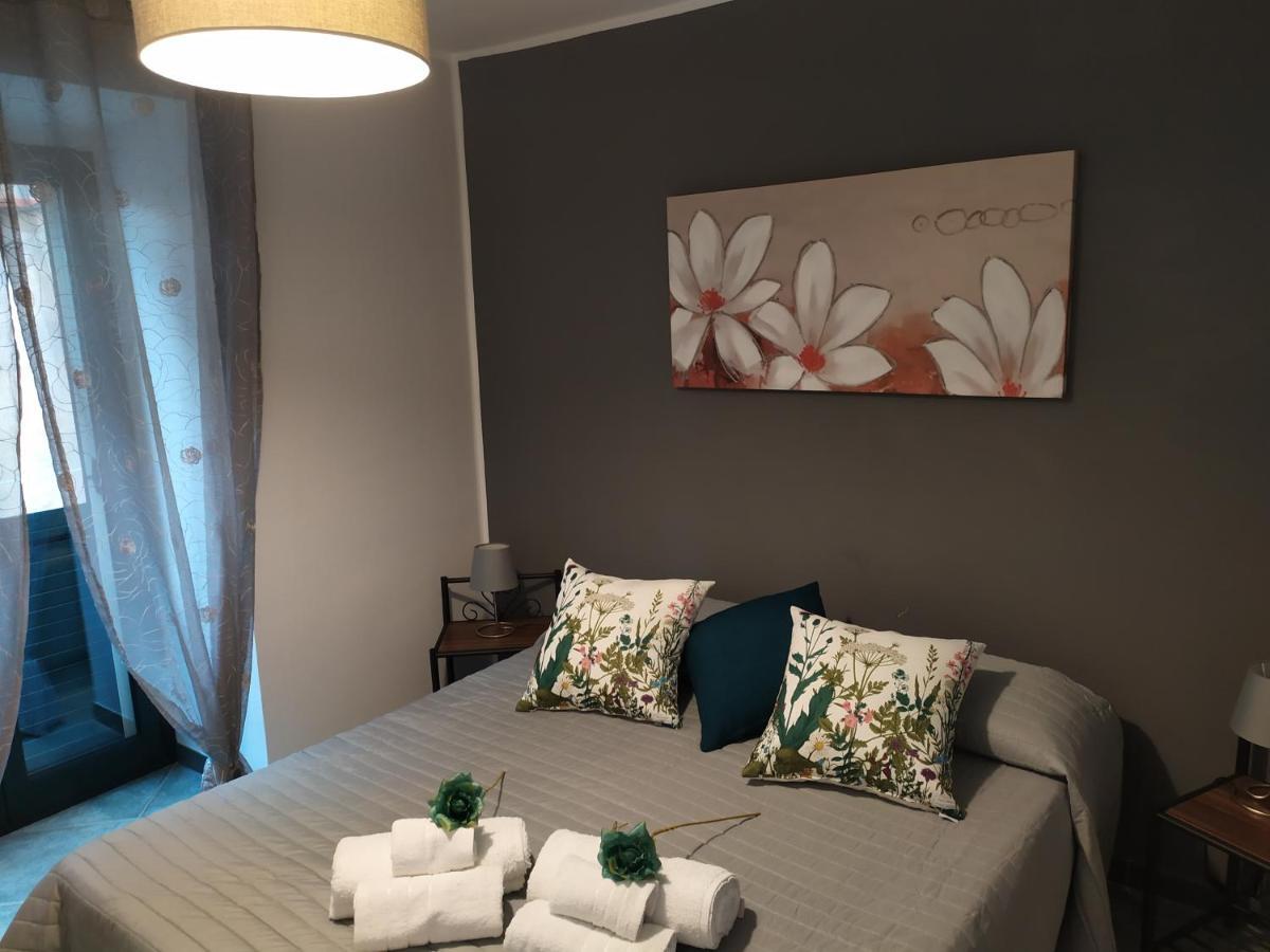 Casa Vacanze Fede Санто Стефано ди Камастра Екстериор снимка